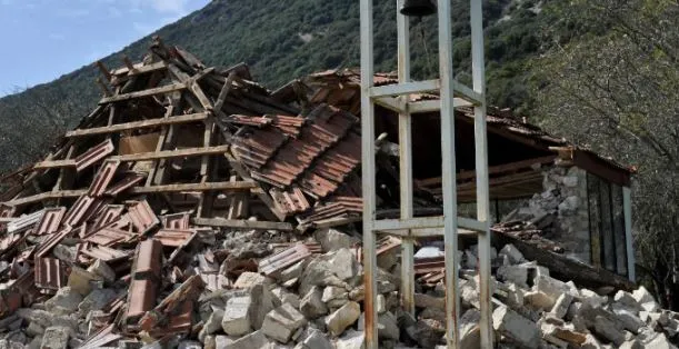 Tërmeti 5.3 godet Greqinë, dëme në banesa dhe kisha, mbyllen shkollat dhe kopshtet në disa zona