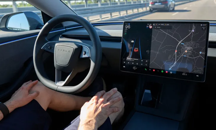 Tesla përballet me hetim të intensifikuar nga NHTSA për FSD në dukshmëri të reduktuar