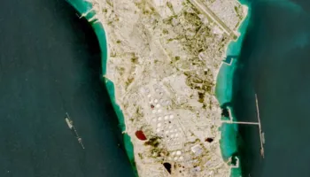 The Guardian: SHBA-të po shqyrtojnë pushtimin e ishullit Kharg për të detyruar Iranin të hapë ngushticën e Hormuzit