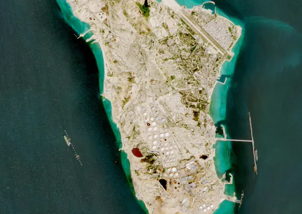 The Guardian: SHBA-të po shqyrtojnë pushtimin e ishullit Kharg për të detyruar Iranin të hapë ngushticën e Hormuzit