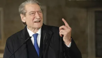 “T’i tregojmë vendin Ramës”/ Berisha thirrje për pjesëmarrje në protestë: