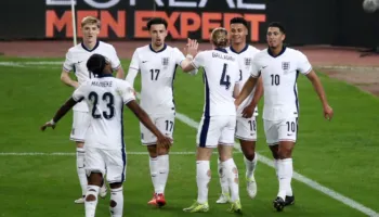 Tifozi anglez shet shtëpinë për të parë të gjitha ndeshjet e Kupës së Botës