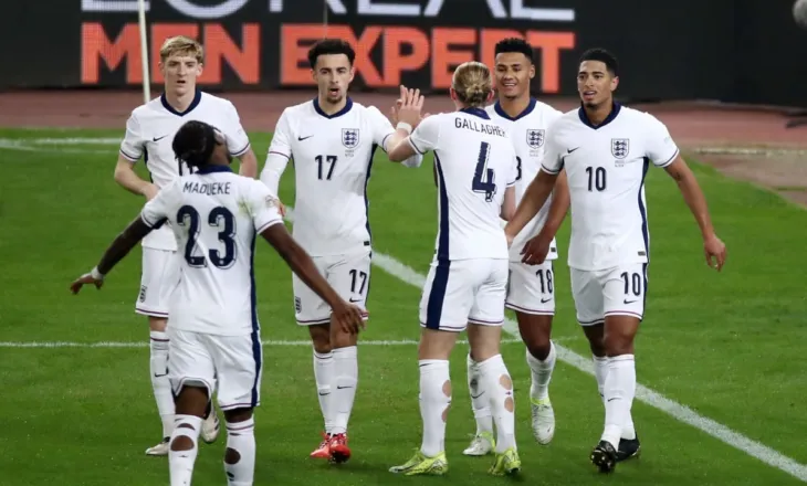 Tifozi anglez shet shtëpinë për të parë të gjitha ndeshjet e Kupës së Botës