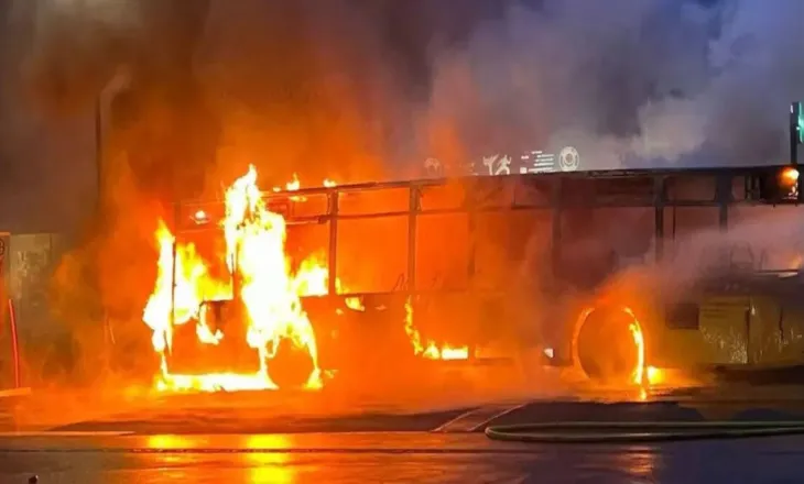 Tragjedi në Zvicër/ Autobusi përfshihet nga flakët, të paktën 6 të vdekur dhe 5 të plagosur