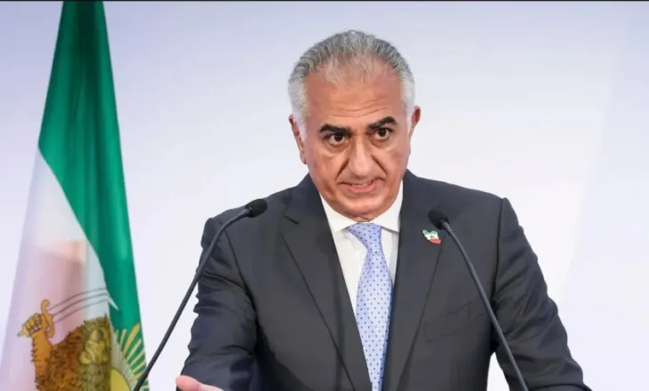 Trashëgimtari i ish-shahut të Iranit mesazh qytetarëve: Rrëzoni Republikën Islamike