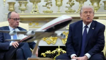 Trump ndërpret tregtinë me Spanjën, kritikon dhe Starmer: Ai nuk është as Churchill!