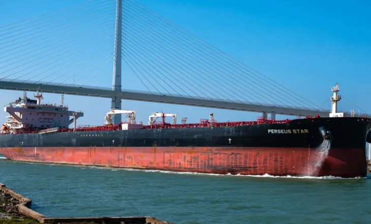 Trump pezullon ligjin amerikan të transportit detar për 60 ditë për të stabilizuar tregun e naftës