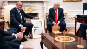 Trump tregon kujdes për iranianët: Jashtë ka shumë rrezik nga bombat, mos dilni ende