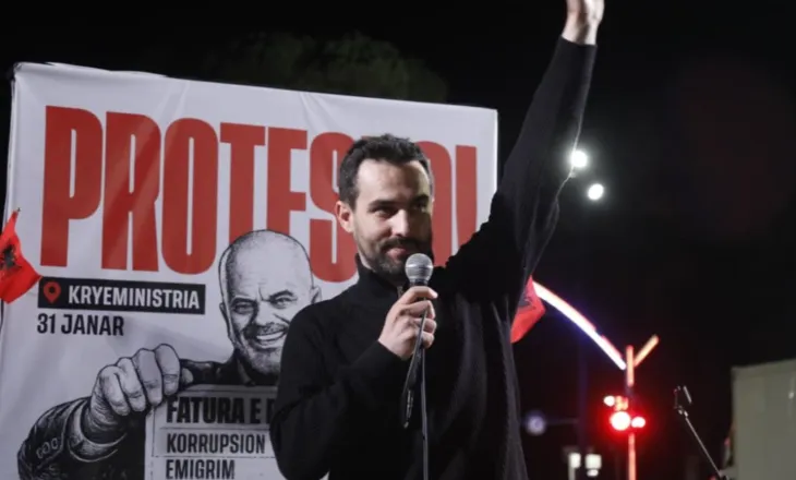 Tubimi i radhës/ “Shqipëria bëhet” proteston sërish para Kryeministrisë
