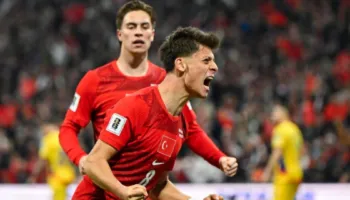 Turqia, një hap drejt botërorit, mposhti Rumaninë në gjysmëfinalen e playoff-it, tani sytë nga Kosova(VIDEO)