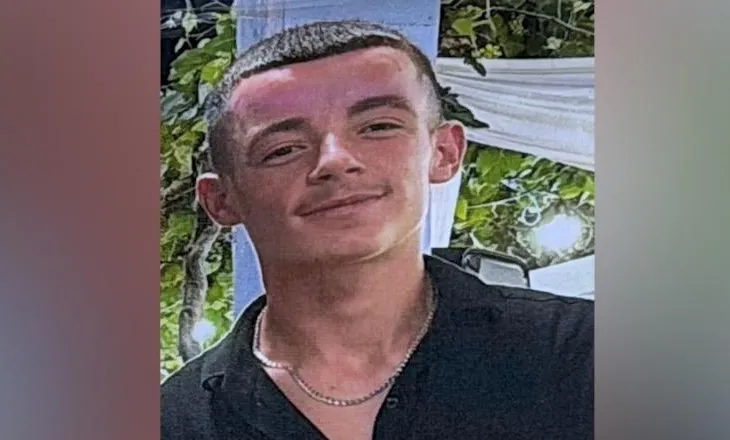 U aksidentua në aksin Rrile-Shënkoll, ndërron jetë 20-vjeçari në spitalin e Traumës