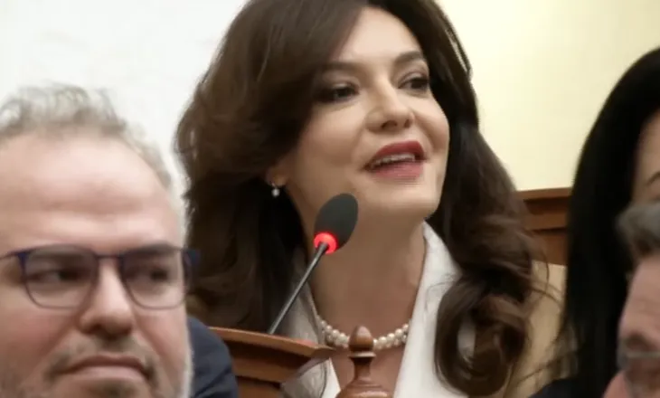 U shkarkua/ Spiropali: Largimin tim e paralajmëroi Berisha. Kreu i PD: Je viktima më e parëndësishme, s’e ke nga unë