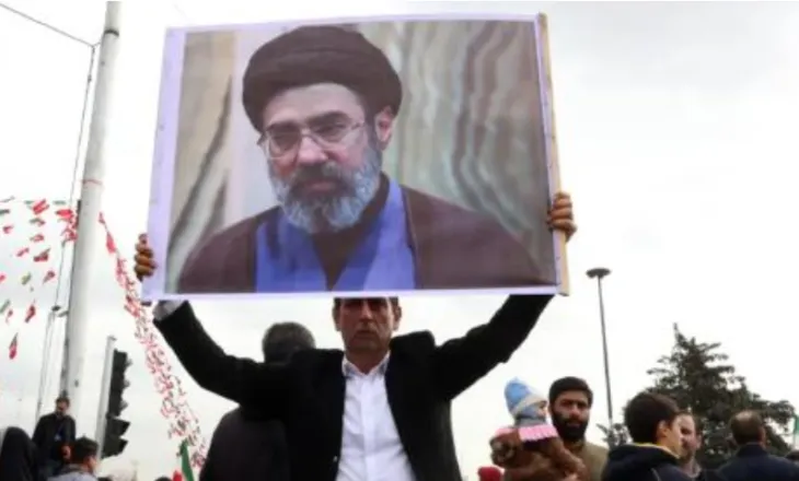 U zgjodh Lider Suprem i Iranit pas vrasjes së të atit, kush është Mojtaba Khamenei