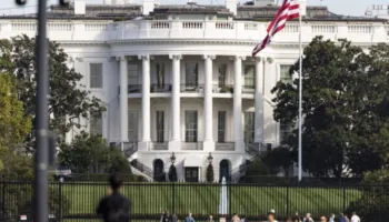 Uashington, makina përplaset me portën e Shtëpisë së Bardhë! Arrestohet shoferi i dyshuar