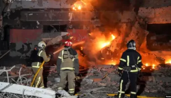 Ukraina përjeton një tjetër natë terrori, Rusia e sulmon me 426 dronë e raketa