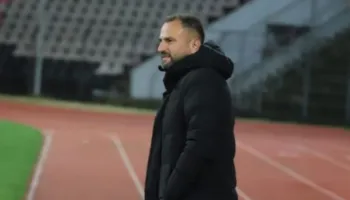 “Unë nuk bëra asgjë dhe mora karton të kuq”/ Kaosi në Rrogozhinë, Tetova e ka me VAR-in: E tërhoqa ekipin sepse…