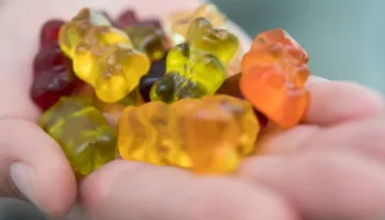 Ushqimet e shpejta ripërpunojnë trurin e fëmijëve, duke çuar në të ngrënët e pashëndetshëm gjatë gjithë jetës