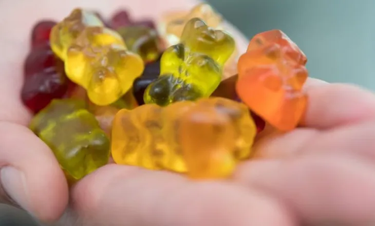 Ushqimet e shpejta ripërpunojnë trurin e fëmijëve, duke çuar në të ngrënët e pashëndetshëm gjatë gjithë jetës