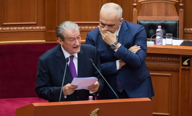 Vangjeli: Neni Basha nuk vlen për Berishën, dy partitë e mëdha vuajnë nga një simetri dëshpëruese