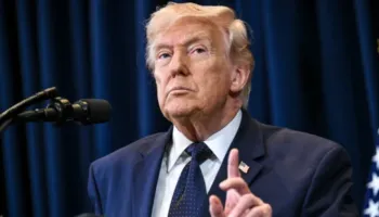 “Vdekje dhe zjarr”! Trump paralajmëron Iranin: Nëse ndërpret naftën do godasim 20 herë më fort