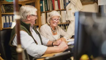 Vendet bosh të punës po i plotësojnë pensionistët, shtohen 10 mijë në 2025-n, bien të tjerët