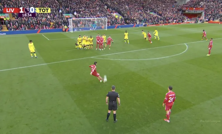 Vendos SUPERGOLI i Szoboszlai, Liverpool e mbyll në avantazh pjesën e parë ndaj Tottenham (video)