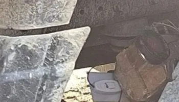 Vendoset lëndë plasëse pranë një kompanie inertesh në Spaç, policia nis hetimet