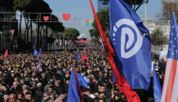 Vendoset sot për imunitetin e Ballukut, PD protestë para dhe brenda Kuvendit, skenarët që priten të ndodhin