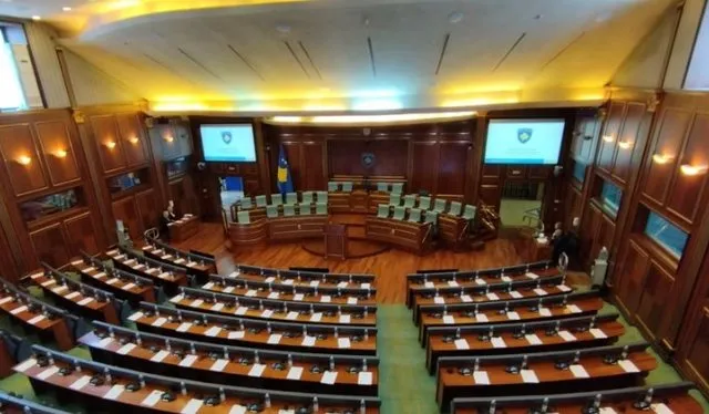 Vetëvendosja zyrtarizon kandidaturën e Konjufcës për president