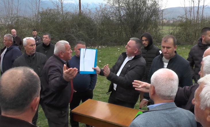 VIDEO / Dhënia e tokave në Gjoricë, përplasje mes banorëve dhe përfaqësuesve të Bashkisë