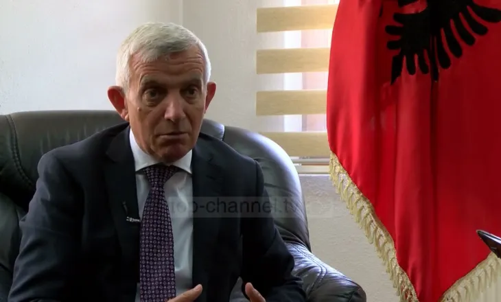 VIDEO / Diplomati Qemal Minxhozi: Ja si mund të realizohet bashkimi Shqipëri – Kosovë