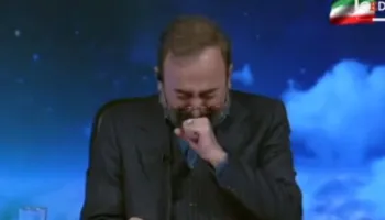 VIDEO / Gazetari iranian shpërthen në lot teksa jep lajmin për vrasjen e Khameneit