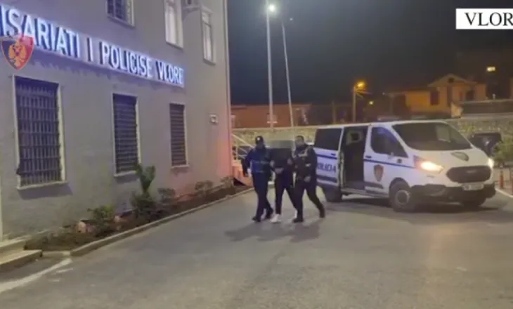 VIDEO/ Iu gjetën në banesë arsenal armësh dhe tritol, prangoset 35-vjeçari në Vlorë