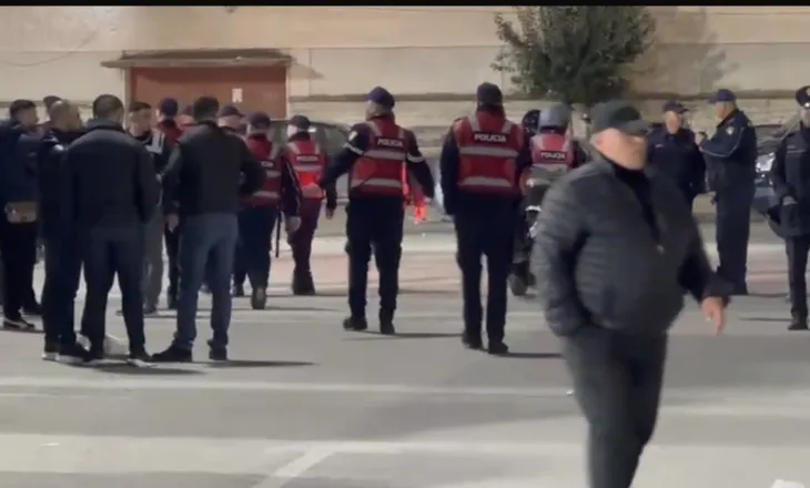 VIDEO/ Kaos, përplasje dhe tension pas ndeshjes Flamurtari-Elbasani! Ndërhyn Policia