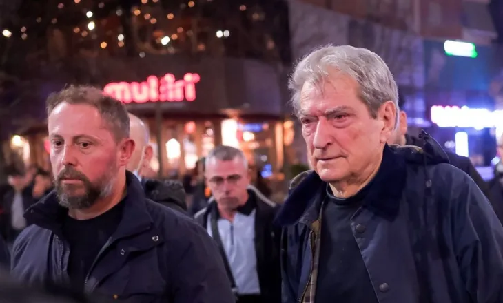 VIDEO: Lëndohet Berisha, i hidhet spary në sy- Makina e tij i vjen në ndihmë