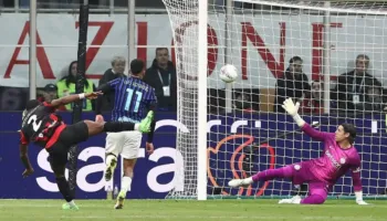 VIDEO/ Madonina është kuqezi, Milani fiton derbin e dytë të sezonit me Interin dhe rihap garën për titull