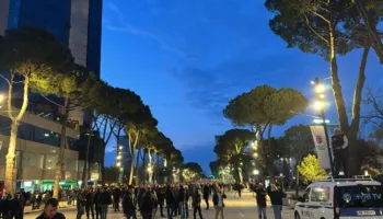 VIDEO nga protesta e PD, ja çfarë po ndodh përballë Kryeministrisë