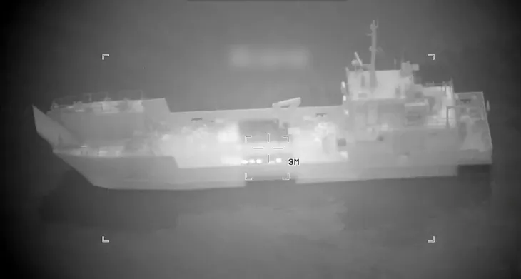 VIDEO / Po minonin Hormuzin, SHBA shkatërron 16 anije iraniane, publikohen pamjet