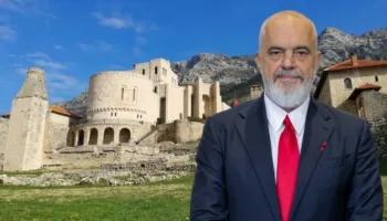 VIDEO / Rama publikon pamjet: Mbi 1000 vizitorë në Muzeun e Krujës vetëm këtë të diel