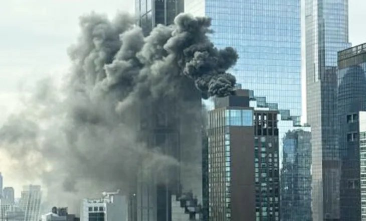 VIDEO/ Shpërthen zjarri në një ndërtesë në Manhatan, evakuohen banorët