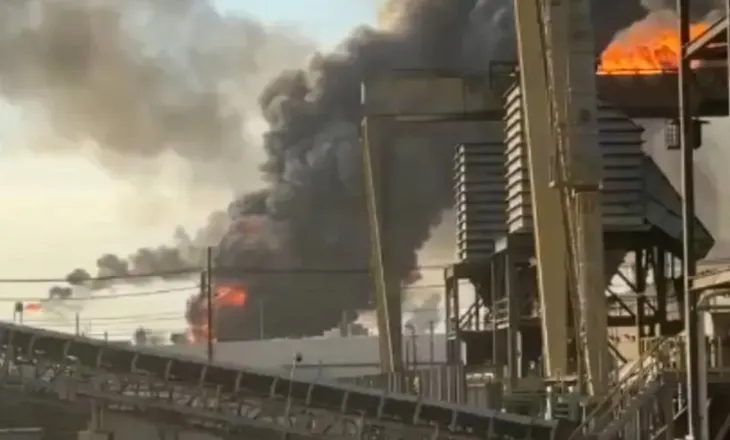 Video/ Shpërthim në rafinerinë më të madhe të naftës në Teksas, tymi mbulon zonën industriale