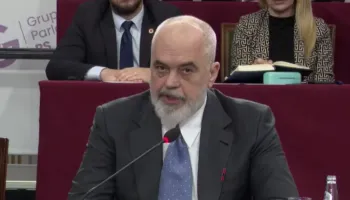“Vijnë vërdallë si qentë e pazarit me llapën jashtë”/ Rama ‘jep lejen’: Nëse SPAK do të luftojë korrupsionin, të hetojë