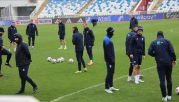 Vijojnë përgatitjet për finalen e Play-Off, Foda me grup të plotë, Çalhanoglu e Demiral shqetësojnë turqit