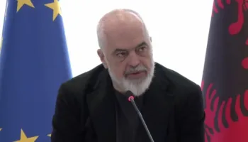 Vijon takimi i Ramës me grupin parlamentar dhe anëtarët e qeverisë, e pranishme edhe Spiropali