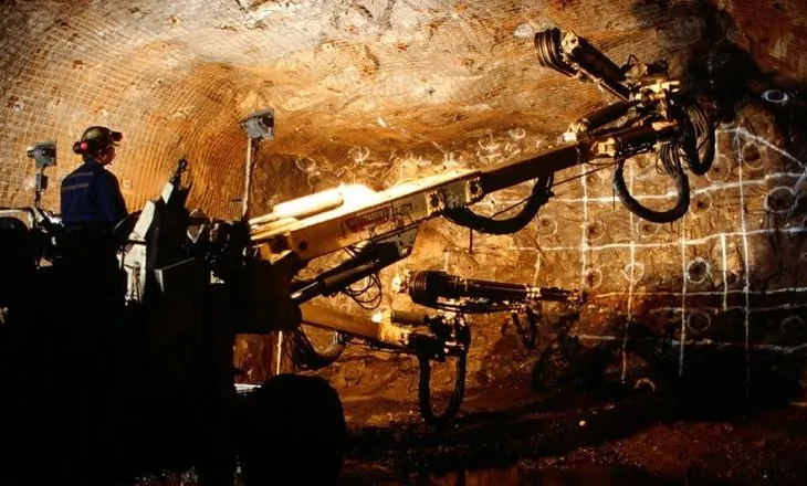 Vizita në Tiranë e ambasdores së SHBA në Athinë, Kathimerini: Marrëveshje investimi greko-amerikan në Bilisht