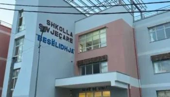 Vjedhje brenda shkollës 9-vjeçare në Lezhë, grabiten disa kompjutera