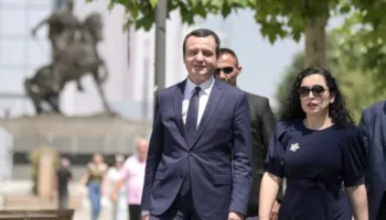 Vjosa Osmanin e preu në besë kryeministri Albin Kurti