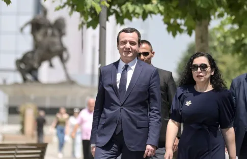 Vjosa Osmanin e preu në besë kryeministri Albin Kurti