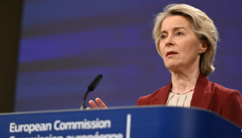 Von der Leyen: BE do ta garantojë huanë për Kievin në një mënyrë ose tjetër!