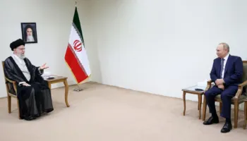 Vrasja e liderit suprem të Iranit, Politico: Ja pse eliminimi i Khameneit nga SHBA e godet Putin “aty ku i dhemb më shumë”